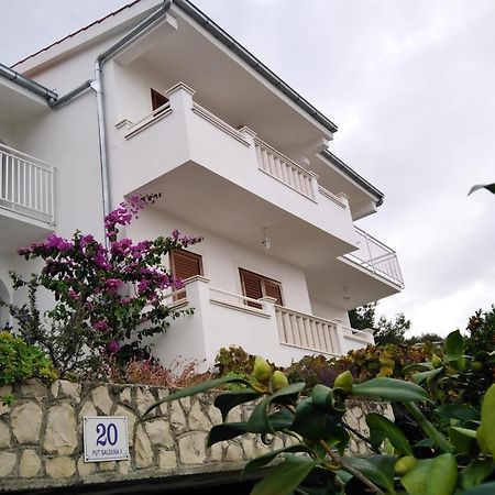 Apartment Mia - Spacious Apartment On 85 M2 With Beautiful Sea View Trogir Exterior foto