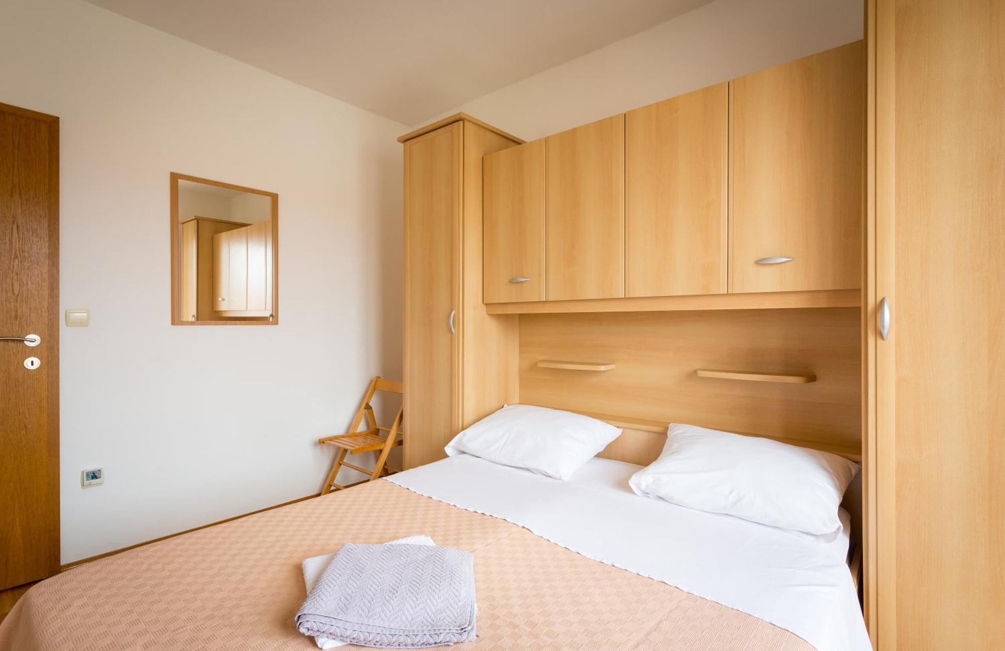 Apartment Mia - Spacious Apartment On 85 M2 With Beautiful Sea View Trogir Exterior foto