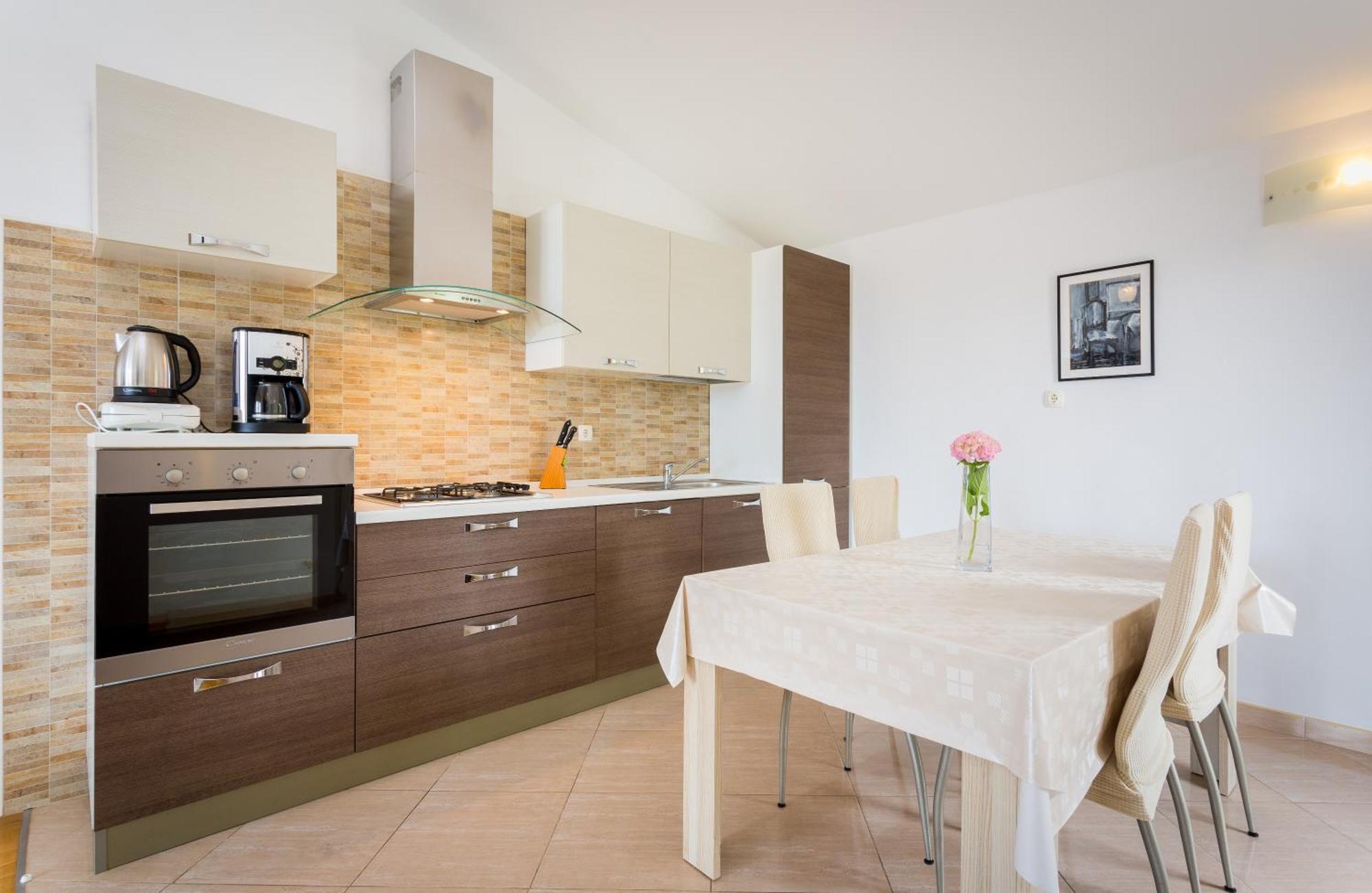 Apartment Mia - Spacious Apartment On 85 M2 With Beautiful Sea View Trogir Exterior foto