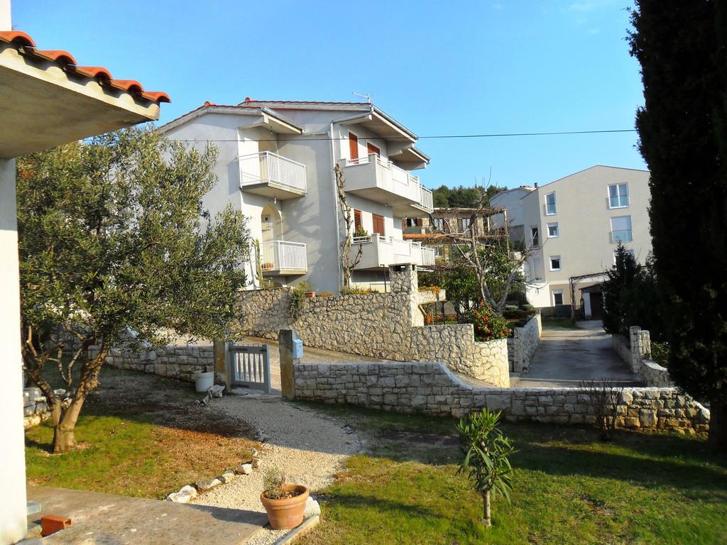 Apartment Mia - Spacious Apartment On 85 M2 With Beautiful Sea View Trogir Exterior foto